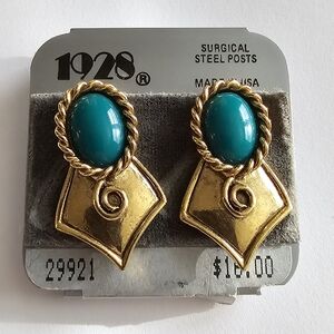 NWT Vintage 1928 Earrings green gold tone point Art Deco style pointy oval